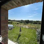 Renove Avec Piscine Chauffee Et Jardin Clos, A Proximite Des Plages Et De La Campagne Bio. - Fr-1-426-531 Feriehus