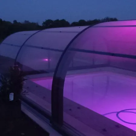 Renove Avec Piscine Chauffee Et Jardin Clos, A Proximite Des Plages Et De La Campagne Bio. - Fr-1-426-531 Challans