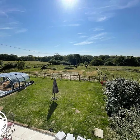 Renove Avec Piscine Chauffee Et Jardin Clos, A Proximite Des Plages Et De La Campagne Bio. - Fr-1-426-531 Holiday home