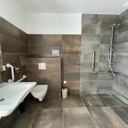 Renove Avec Piscine Chauffee Et Jardin Clos, A Proximite Des Plages Et De La Campagne Bio. - Fr-1-426-531 * Challans