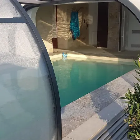 Renove Avec Piscine Chauffee Et Jardin Clos, A Proximite Des Plages Et De La Campagne Bio. - Fr-1-426-531 Ferienhaus