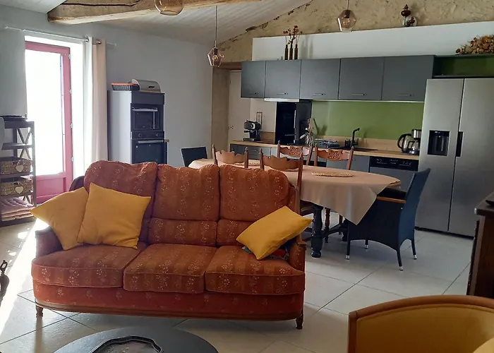 Renove Avec Piscine Chauffee Et Jardin Clos, A Proximite Des Plages Et De La Campagne Bio. - Fr-1-426-531 Σπίτι διακοπών