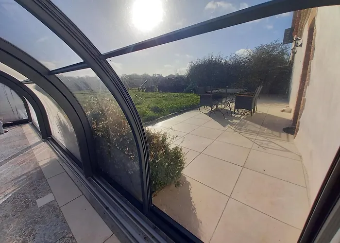 Renove Avec Piscine Chauffee Et Jardin Clos, A Proximite Des Plages Et De La Campagne Bio. - Fr-1-426-531